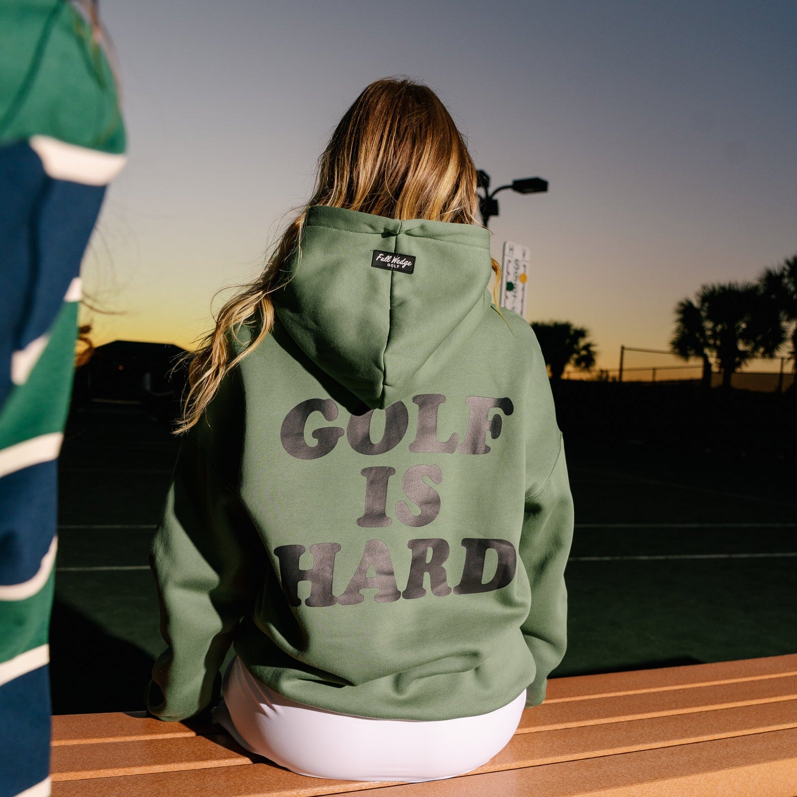 CASUAL – Full Wedge Golf